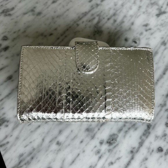 Authentic Alexander McQueen Wallet In Silver Python Snake Skin - Picture 3 of 7